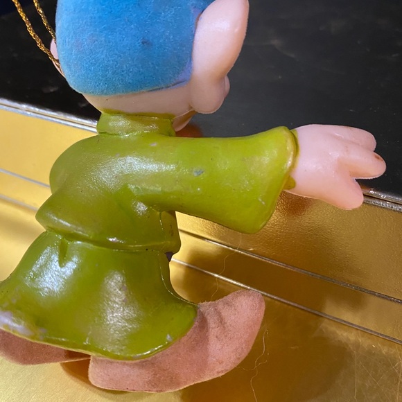 WALT DISNEY VINTAGE SNOW WHITE & SEVEN DWARFS DOPEY CHRISTMAS ORNAMENT FLOCKED - Picture 7 of 11